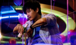 室友趁我晨勃把我口了好爽